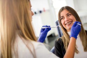 Lee más sobre el artículo Tipos de ortodoncia y sus beneficios en Clínica Fisiomédica MCD